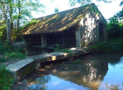 Le pont près du lavoir de Chantemerle